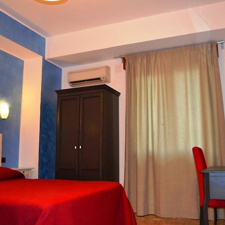 Diana Inn Accommodations ปอมเปอี ภายนอก รูปภาพ