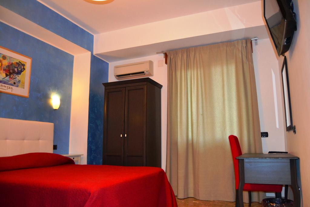 Diana Inn Accommodations ปอมเปอี ภายนอก รูปภาพ