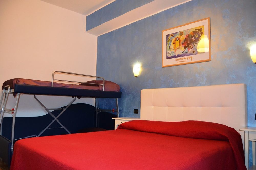 Diana Inn Accommodations ปอมเปอี ภายนอก รูปภาพ